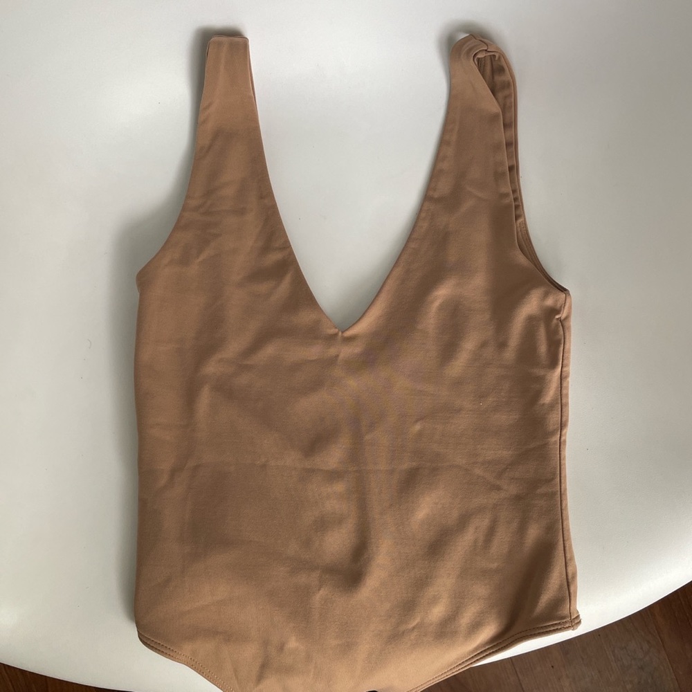 Aritzia Babaton bodysuit